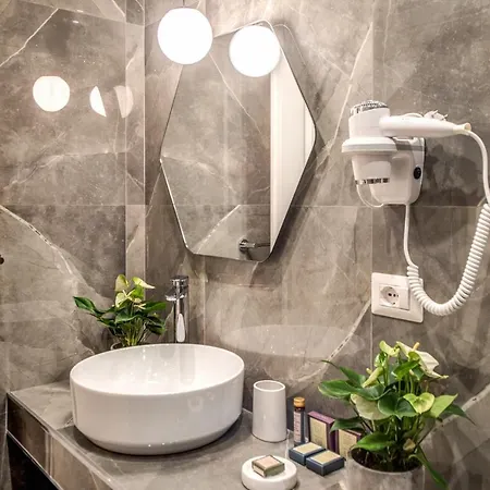 Tree Charme Augusto Boutique روما