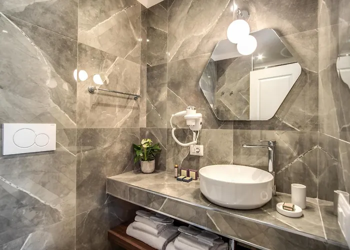 Tree Charme Augusto Boutique Rome